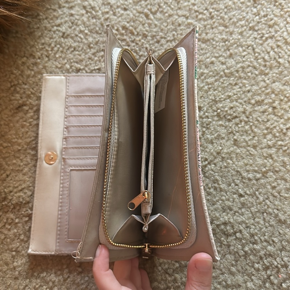Wallet - Picture 4 of 5